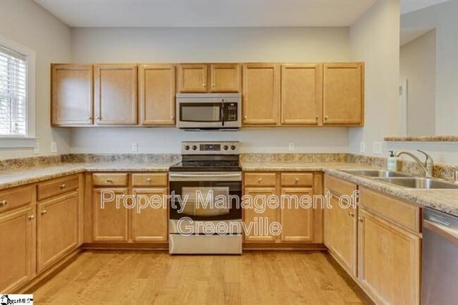 Photo - 334 Easterlin Way House