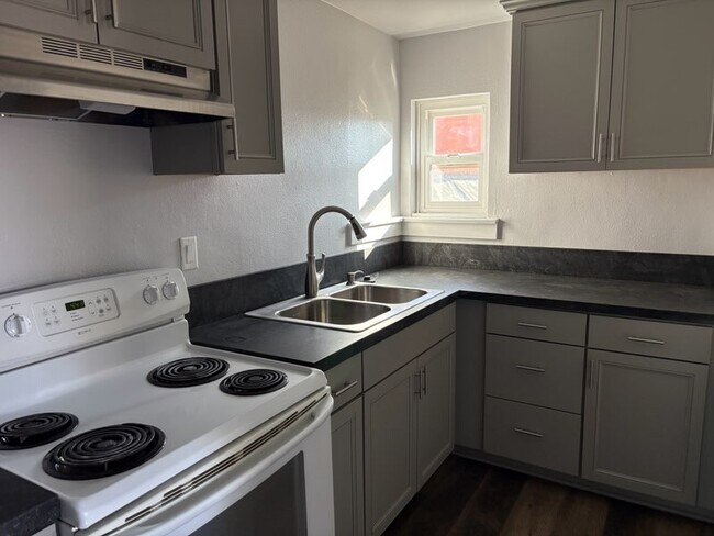 Foto del edificio - 7957 Church Ave