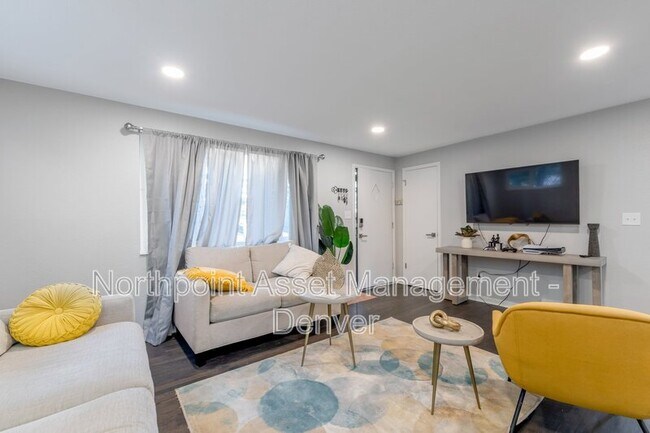 Foto del edificio - 676 S Quentin St