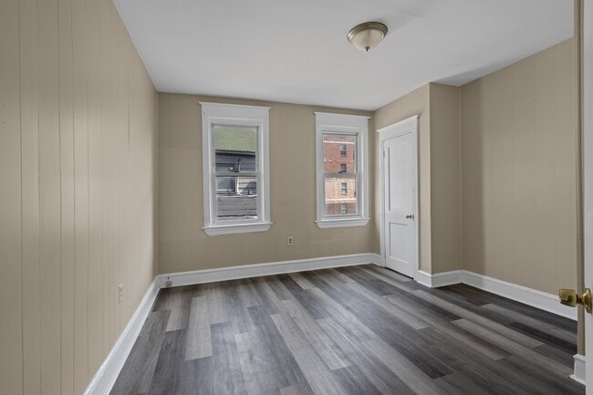 Building Photo - 456 Broadway