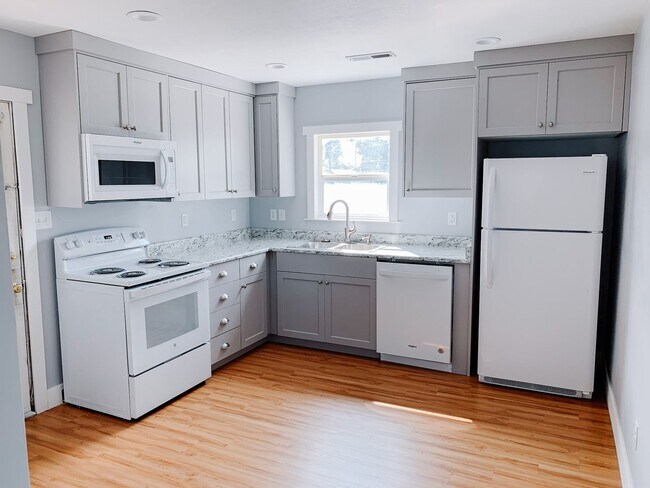 Foto del edificio - Updated Cozy Cottage