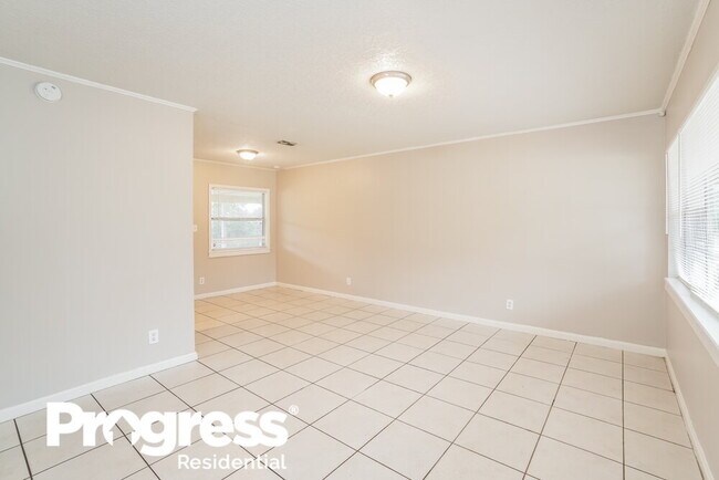 Foto del edificio - 6049 Cedar Hills Blvd