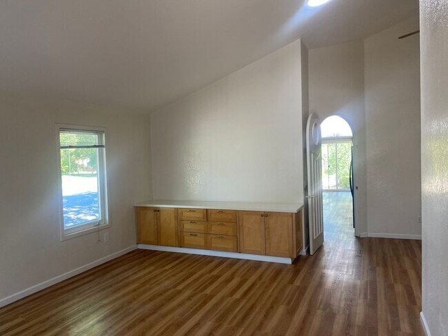 Building Photo - Beautiful Single Story House across from M...