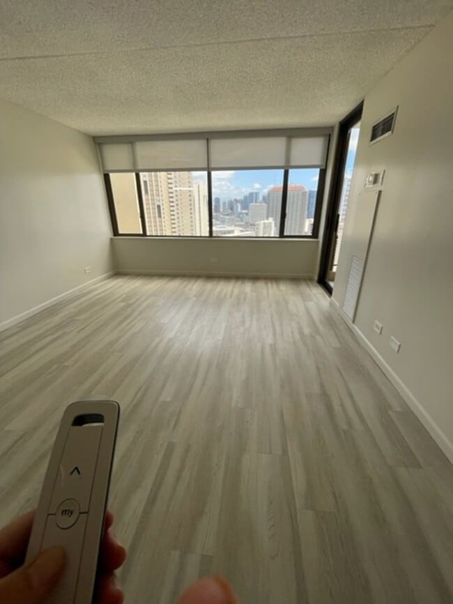 Building Photo - Available on 8/1/25, 600 sqft, 1 Bedroom, ...