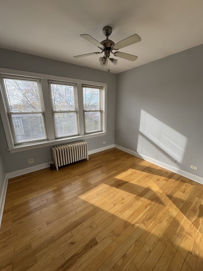 Foto del edificio - 4542 W George St