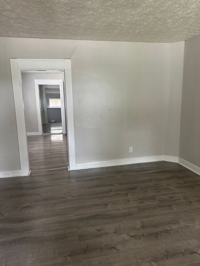 Foto del edificio - 409 N Gray St