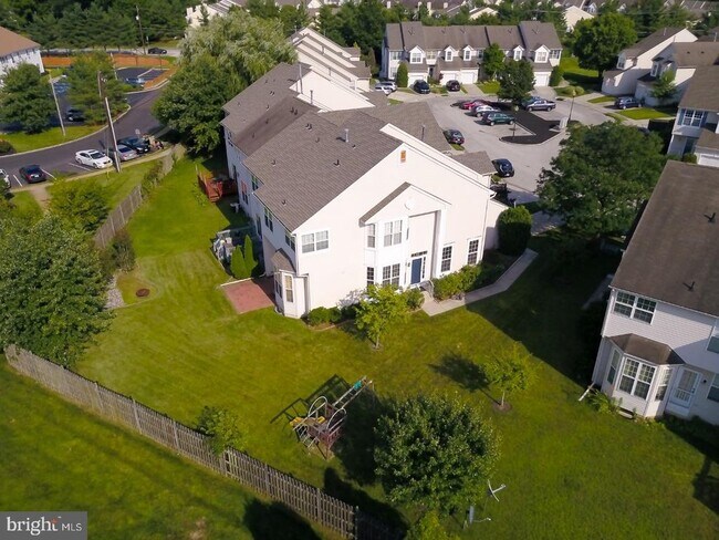 Foto del edificio - 411 Tuvira Ln