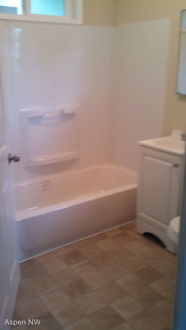 Building Photo - 2 br, 1 bath House - 4516 6th Ave.