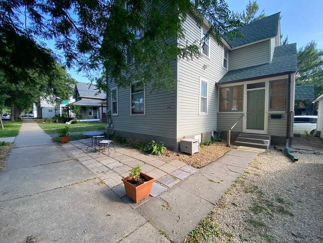 Building Photo - 340 15th Ave NE