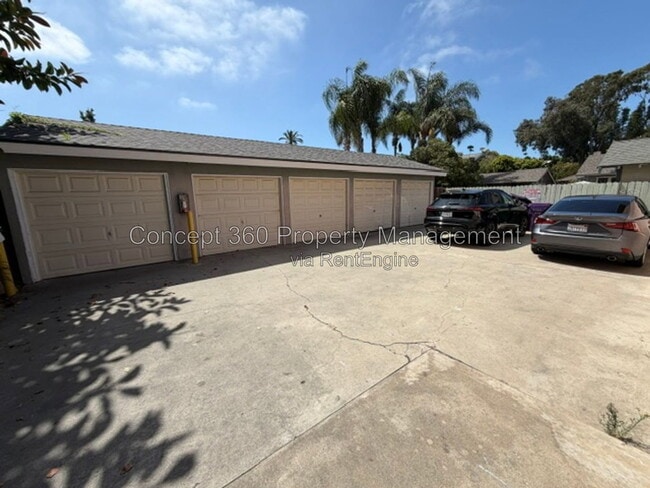 Building Photo - 327 Molino Ave