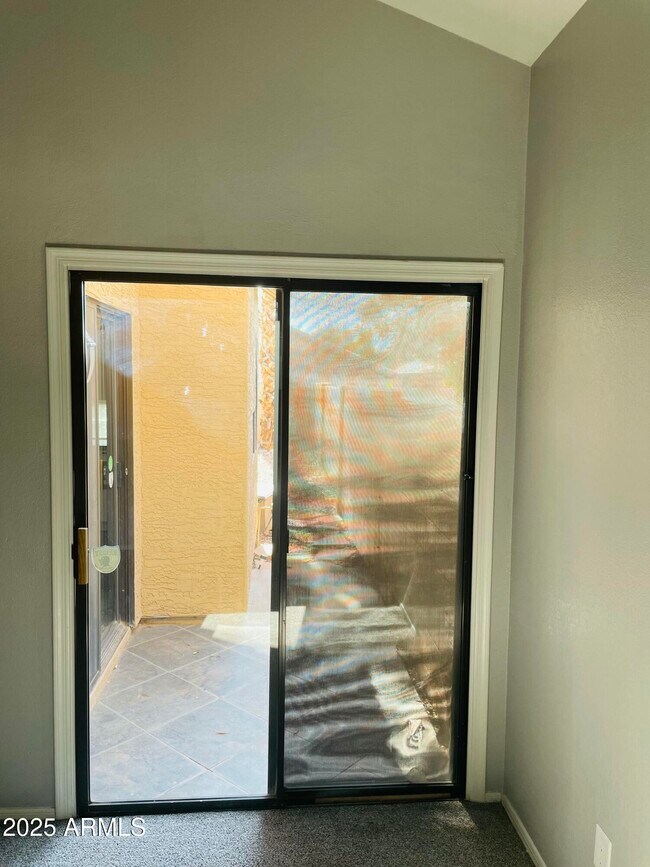 Foto del edificio - 852 N Terrace Rd