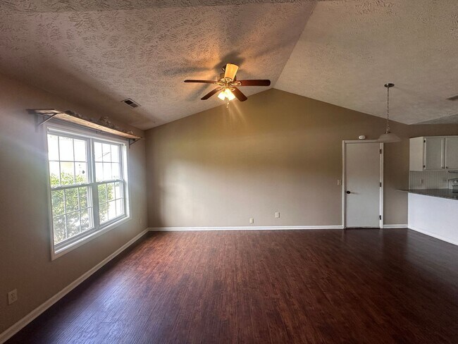 Foto del edificio - 3 Bedroom 2 Bathroom House