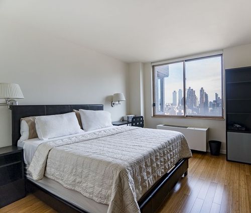 Foto del edificio - 355 W 50th St