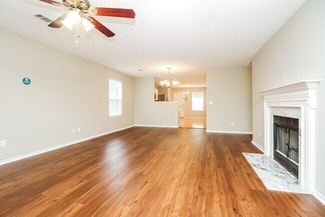 Building Photo - 5220 Sunsail Dr