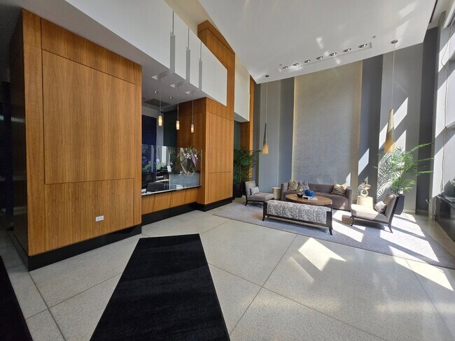 Foto del edificio - 100 E 14th St