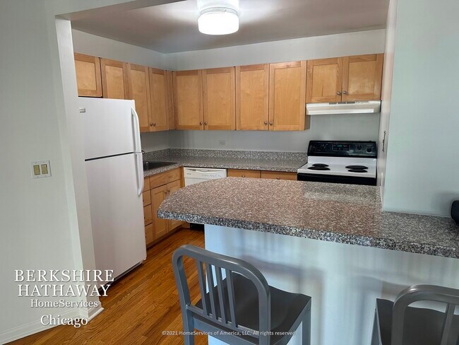 Foto del edificio - 2626 N Lakeview Avenue