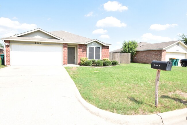 Building Photo - 2007 Miller St