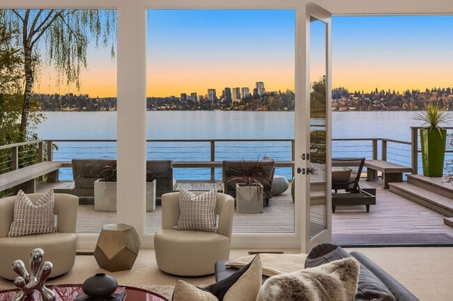 Building Photo - 3Bd/3.5Ba Mercer Island House
