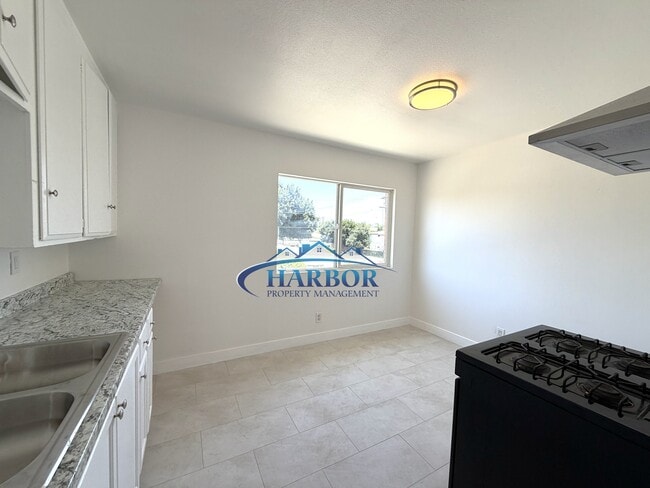 Building Photo - 1445 N Wilmington Blvd