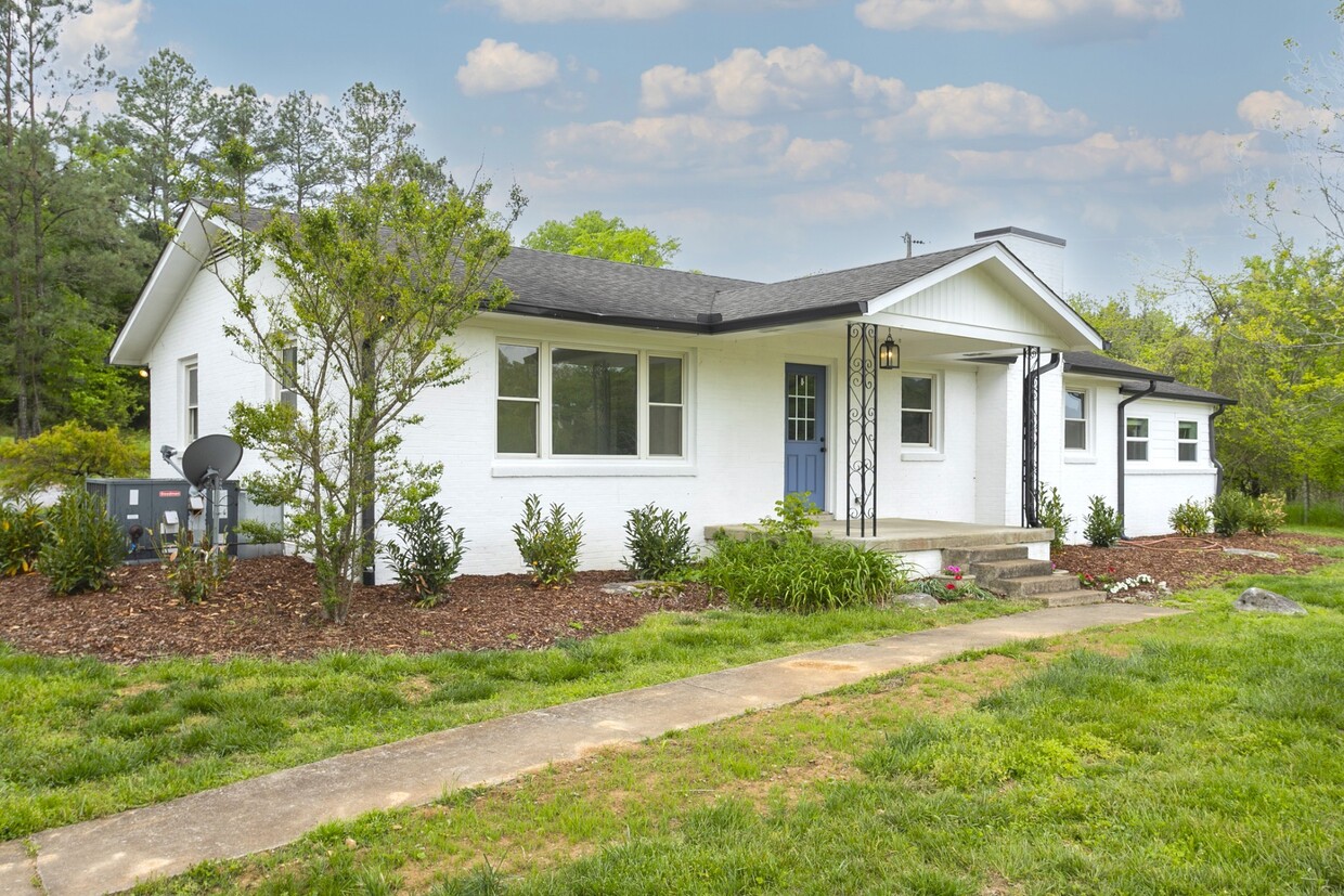Primary Photo - 5011 Wilson Pike