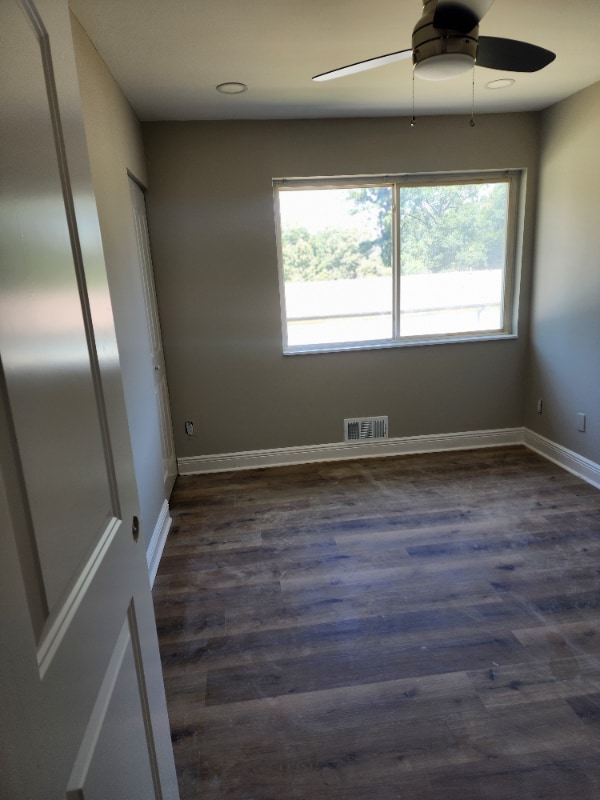 Foto del edificio - 0 W Lake Ave NW