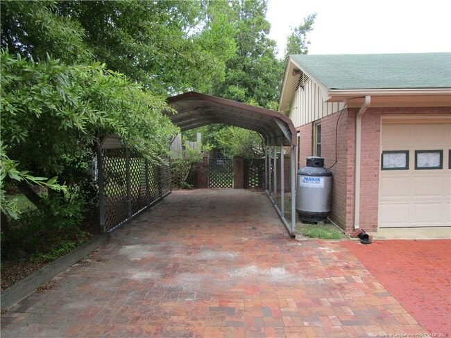 Foto del edificio - 615 Galloway Dr