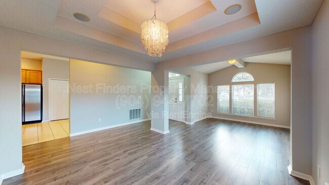 Building Photo - 2202 S Cranbrook Ave