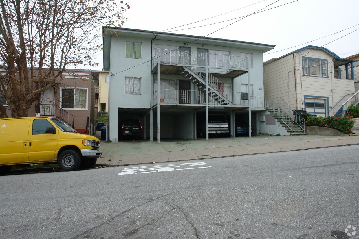 Building Photo - 107 Chapman Ave