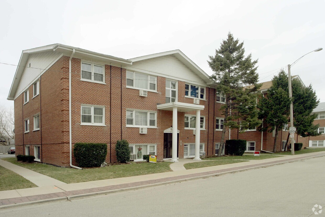 Primary Photo - 10105 Hartford Ct