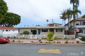 Building Photo - 1004 El Prado