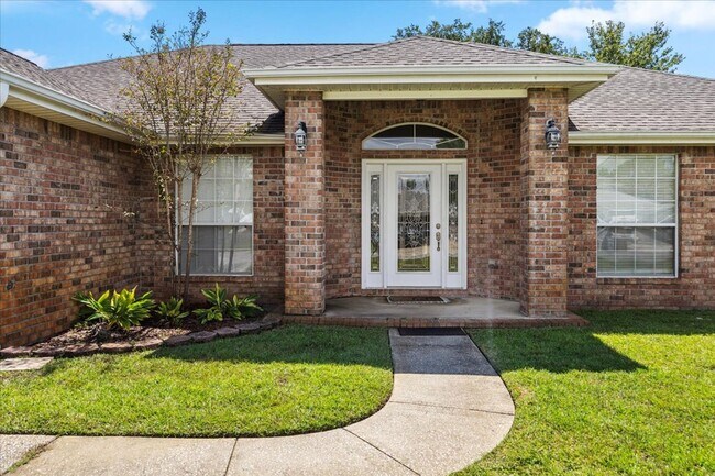 Building Photo - 4 Bedroom + BONUS ROOM Home in Navarre!