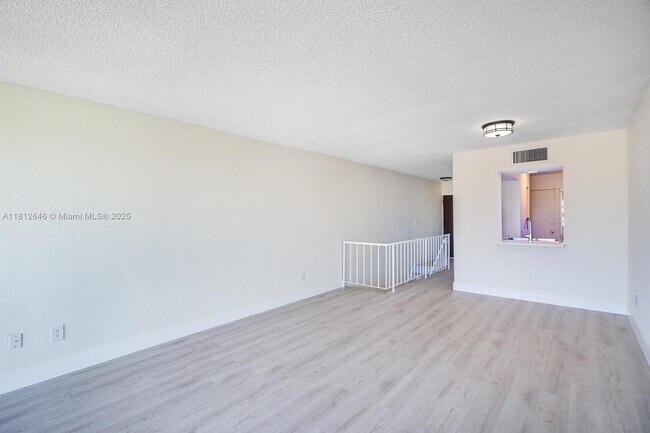 Foto del edificio - 9210 Fontainebleau Blvd