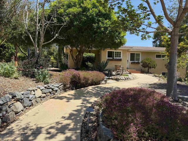 Primary Photo - 5327 La Glorieta St