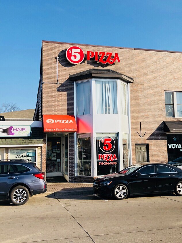 Primary Photo - 2020 College St