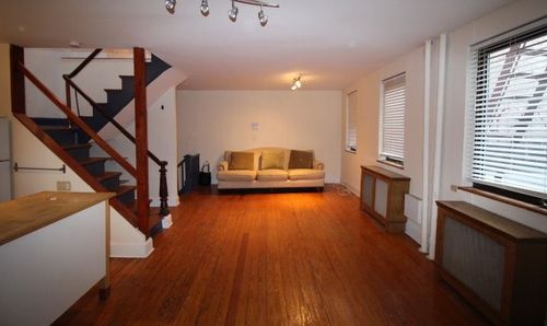 Building Photo - 221 Bleecker St