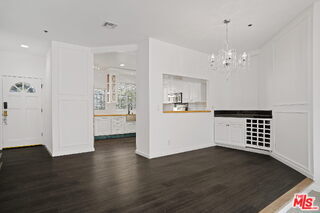 Foto del edificio - 850 N Poinsettia Pl