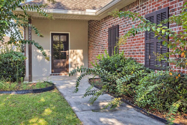 Foto del edificio - 13727 Foxhill Drive