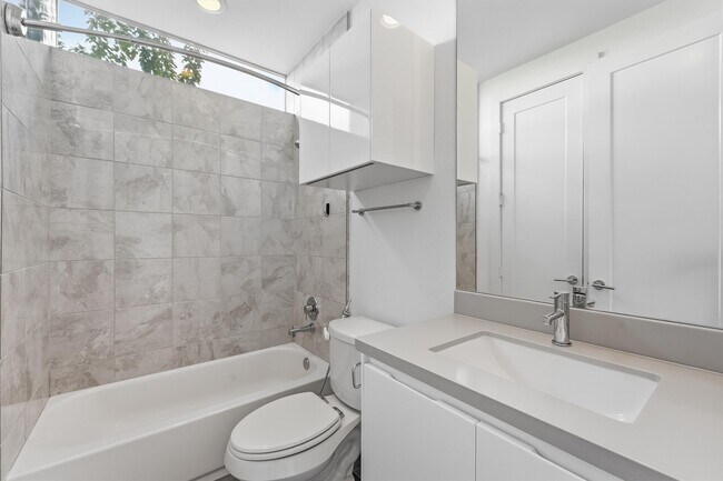 Foto del edificio - 1155 W 17th St