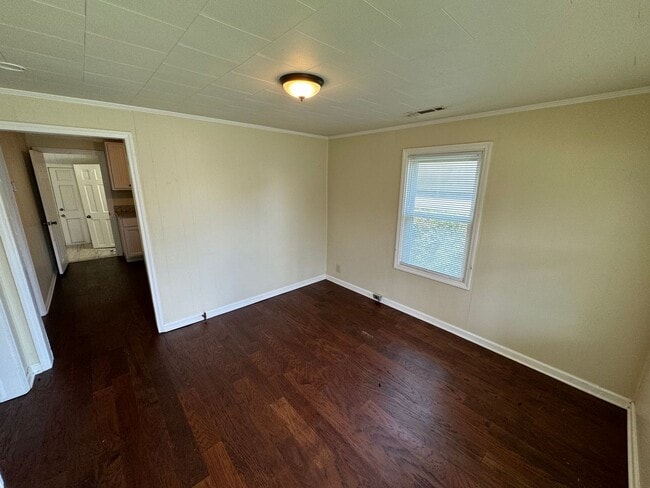 Building Photo - Updated 2/1 House in Old East Rome $995