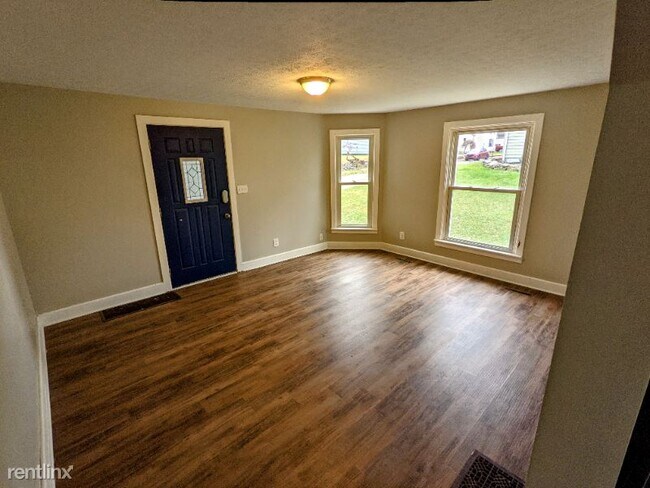 Building Photo - 3 br, 1 bath House - 125 N Williams St