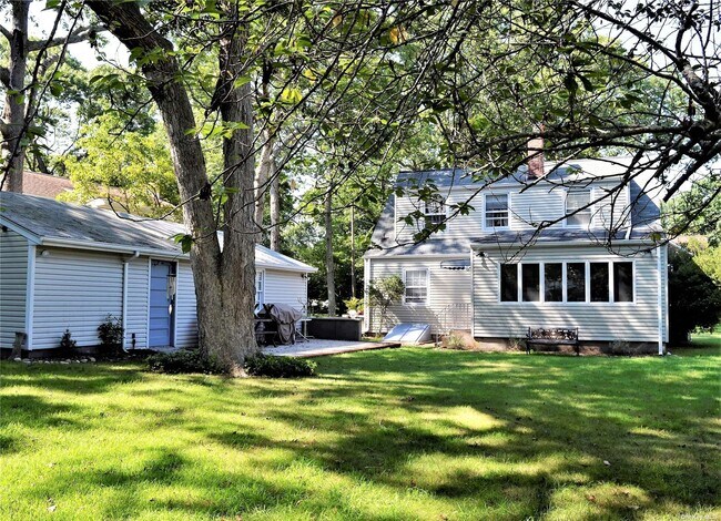 Building Photo - 130 Grove Dr