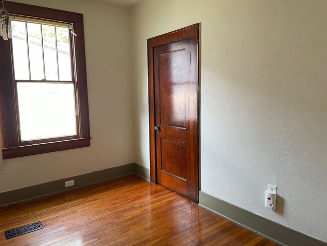 Foto del edificio - 645 N 8th St