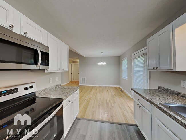 Building Photo - 62 Pinnacle Way