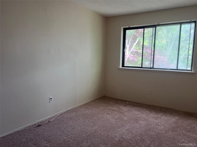 Foto del edificio - 200 Springmeadow Dr