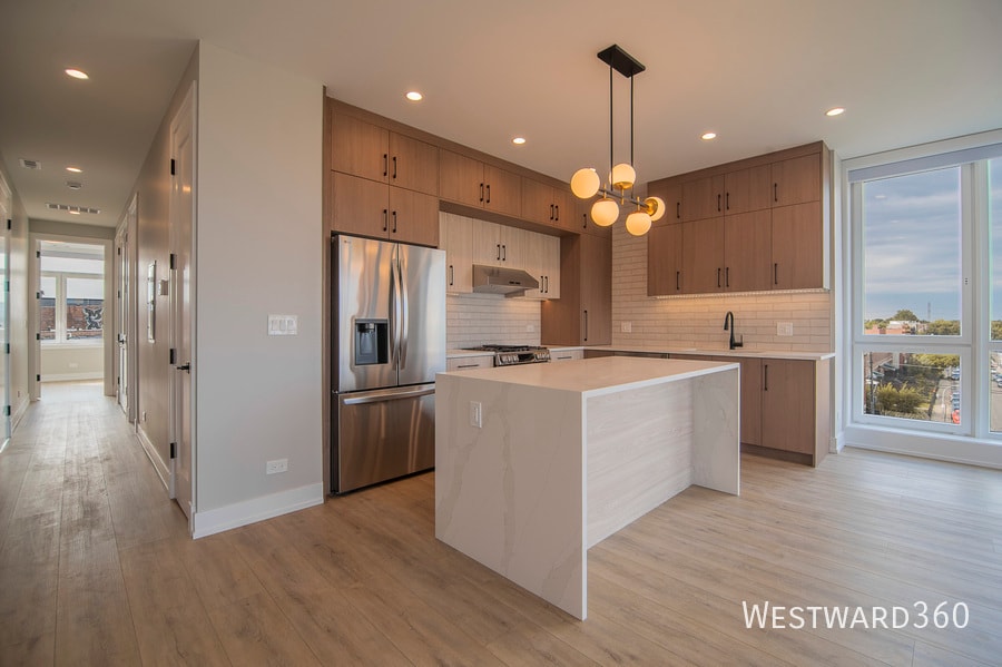 Primary Photo - 2355 W Flournoy St