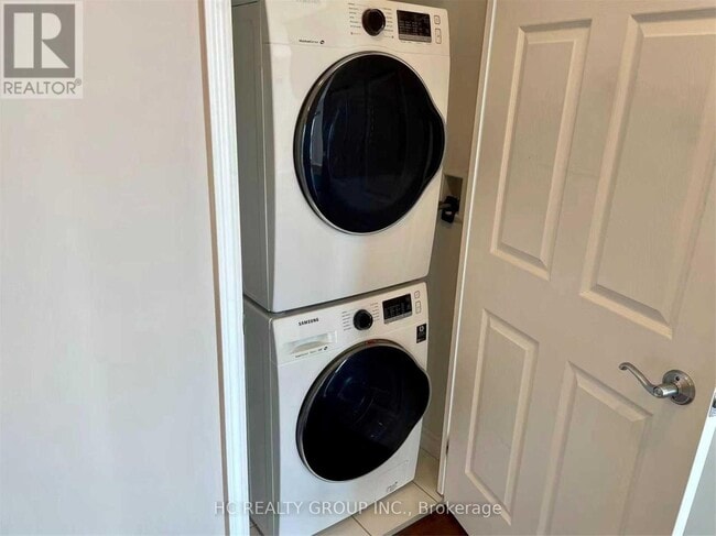 Building Photo - 18 Holmes Ave