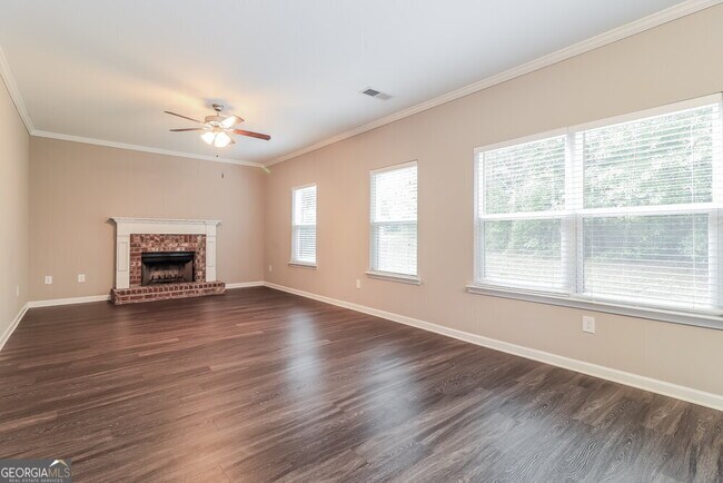 Building Photo - 15 Fieldcrest Dr