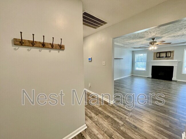 Foto del edificio - 4209 Achilles Dr