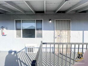 Building Photo - 3740 Astoria St