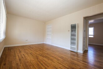 Building Photo - 506 Avenida Victoria